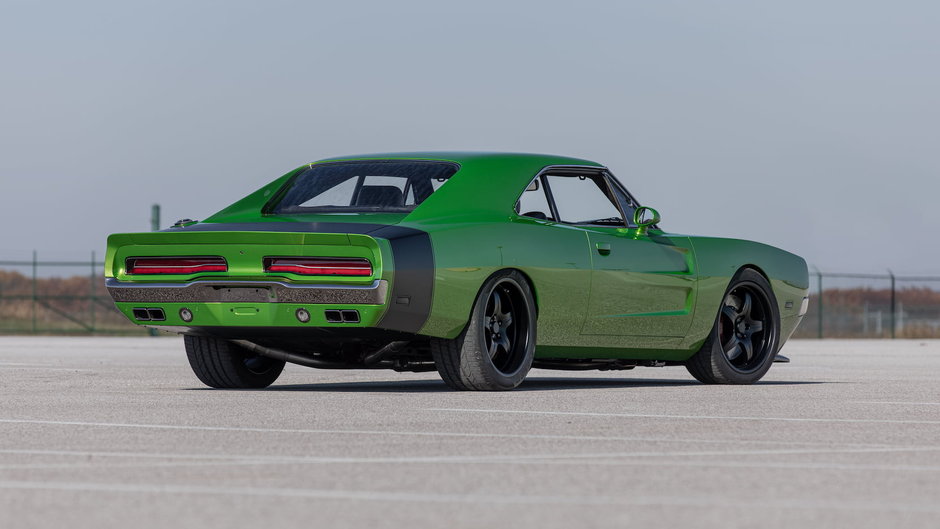 Dodge Challenger Hellcat cu caroserie de Charger din 1969