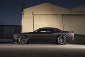 Dodge Challenger Hellcat din carbon