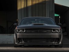 Dodge Challenger Hellcat din carbon