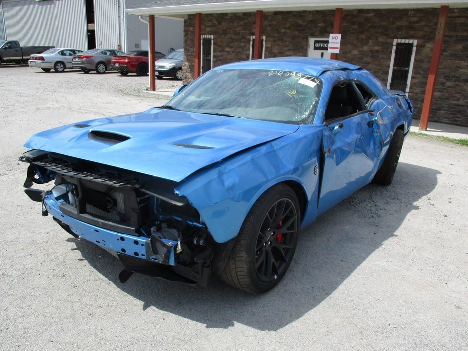 Dodge Challenger Hellcat facut praf