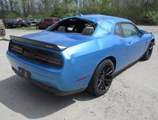 Dodge Challenger Hellcat facut praf