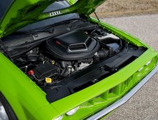Dodge Challenger R/T Scat Pack transformat in Plymouth Barracuda