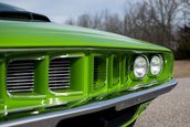 Dodge Challenger R/T Scat Pack transformat in Plymouth Barracuda