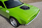 Dodge Challenger R/T Scat Pack transformat in Plymouth Barracuda