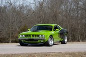 Dodge Challenger R/T Scat Pack transformat in Plymouth Barracuda