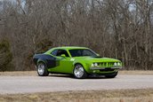 Dodge Challenger R/T Scat Pack transformat in Plymouth Barracuda