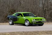 Dodge Challenger R/T Scat Pack transformat in Plymouth Barracuda