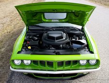 Dodge Challenger R/T Scat Pack transformat in Plymouth Barracuda