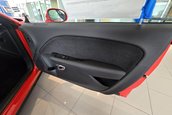 Dodge Challenger SRT Demon cu 16 kilometri la bord