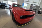 Dodge Challenger SRT Demon cu 16 kilometri la bord