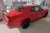 Dodge Challenger SRT Demon cu 16 kilometri la bord