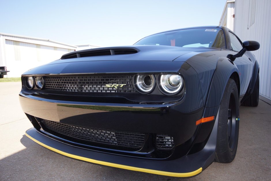 Dodge Challenger SRT Demon cu 40 de kilometri la bord