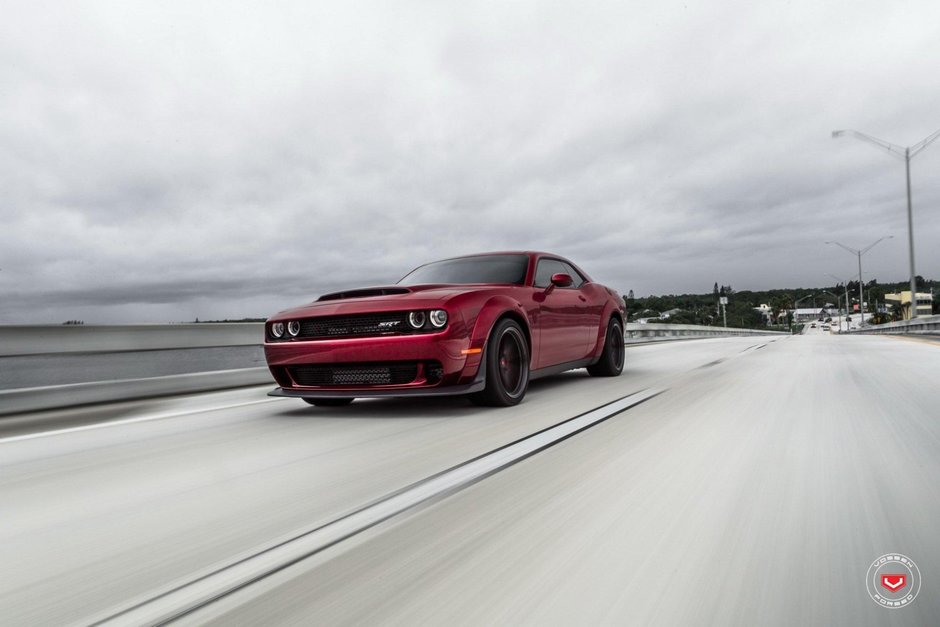 Dodge Challenger SRT Demon cu jante Vossen