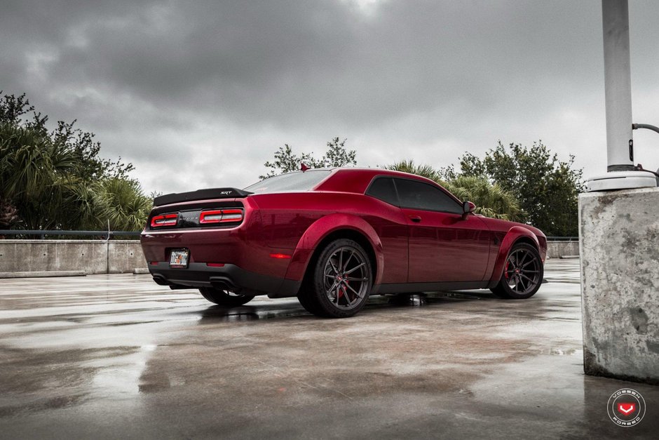 Dodge Challenger SRT Demon cu jante Vossen