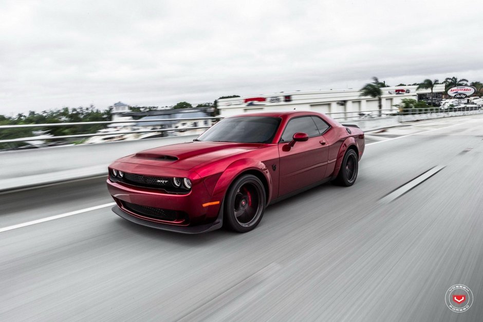 Dodge Challenger SRT Demon cu jante Vossen