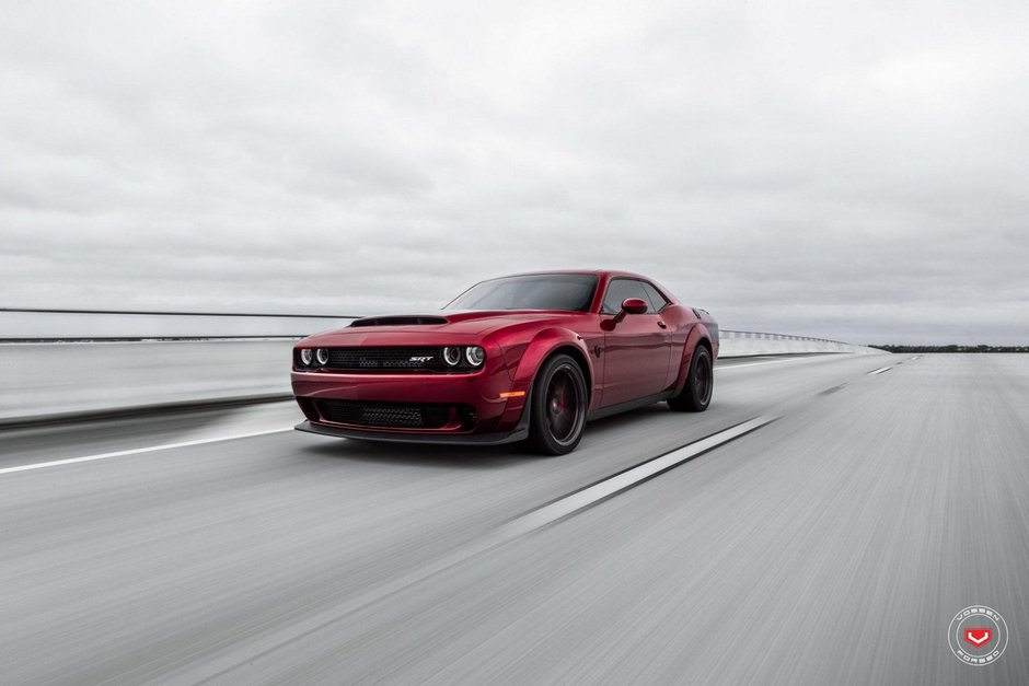 Dodge Challenger SRT Demon cu jante Vossen