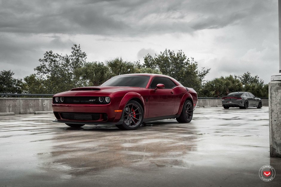 Dodge Challenger SRT Demon cu jante Vossen