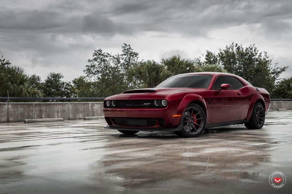 Dodge Challenger SRT Demon cu jante Vossen