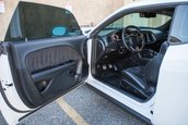 Dodge Challenger SRT Hellcat cu transmisie manuala