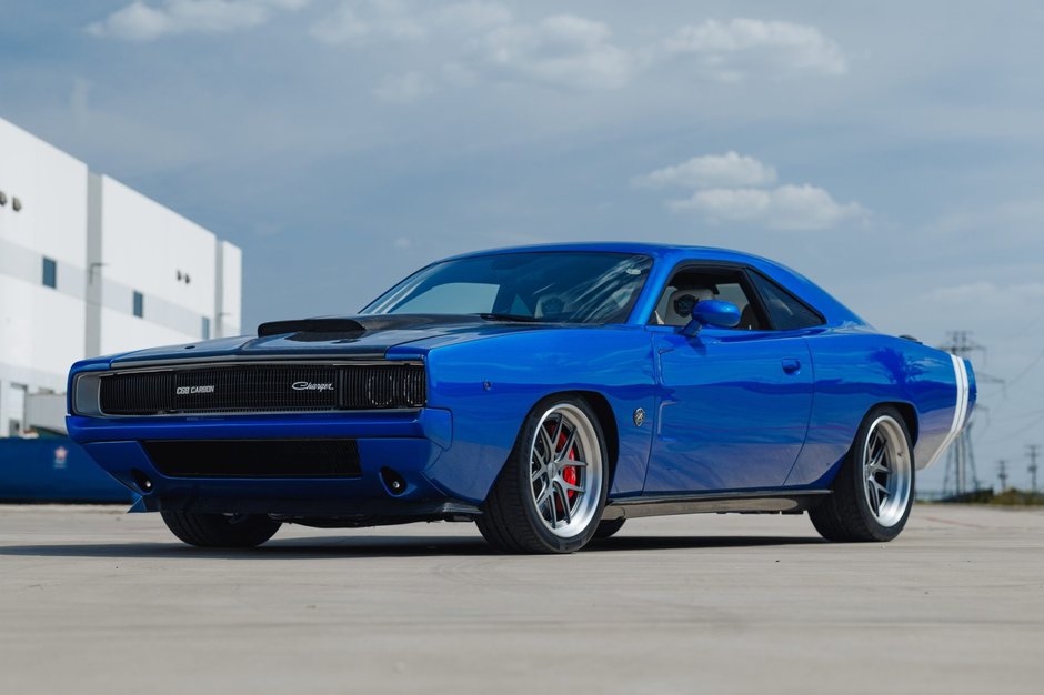 Dodge Challenger SRT Hellcat Redeye transformat in Dodge Charger