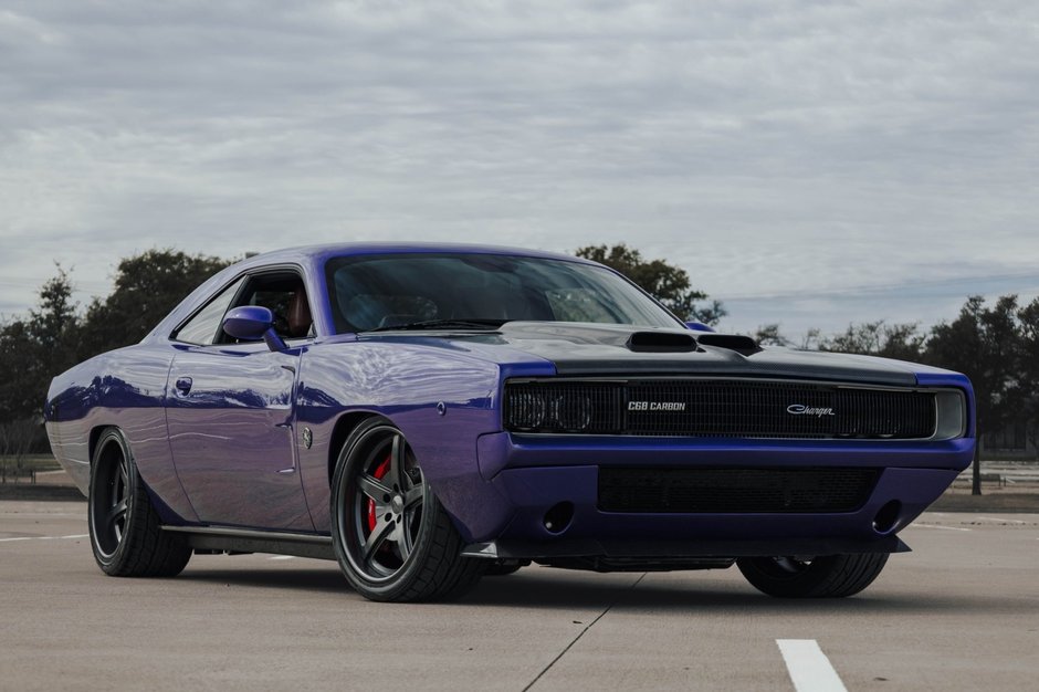 Dodge Challenger SRT Hellcat transformat in Dodge Charger