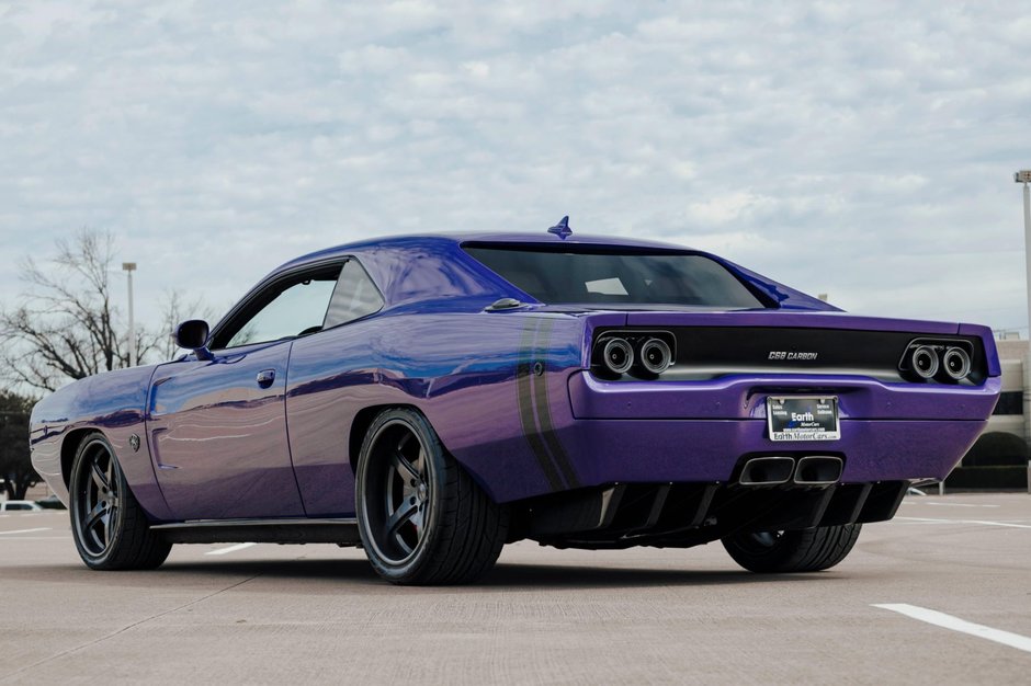 Dodge Challenger SRT Hellcat transformat in Dodge Charger