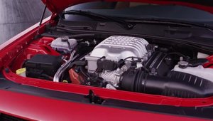 Dodge Challenger SRT Hellcat - Video Oficial