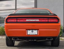 Dodge Challenger SRT8 cu 1.6 kilometri pe bord