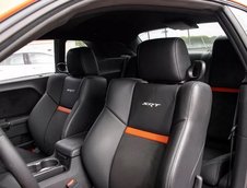 Dodge Challenger SRT8 cu 1.6 kilometri pe bord