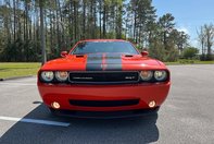 Dodge Challenger SRT8 cu 1.654 de kilometri la bord