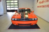 Dodge Challenger SRT8 cu 37 de kilometri la bord