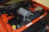Dodge Challenger SRT8 cu 37 de kilometri la bord