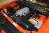 Dodge Challenger SRT8 cu 37 de kilometri la bord
