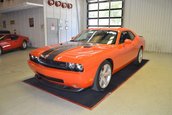 Dodge Challenger SRT8 cu 37 de kilometri la bord