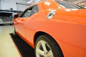 Dodge Challenger SRT8 cu 37 de kilometri la bord
