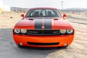 Dodge Challenger SRT8 cu 931 de kilometri la bord