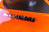 Dodge Challenger SRT8 cu 931 de kilometri la bord