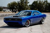 Dodge Challenger transformat in Dodge Charger
