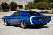 Dodge Challenger transformat in Dodge Charger