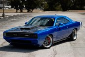 Dodge Challenger transformat in Dodge Charger