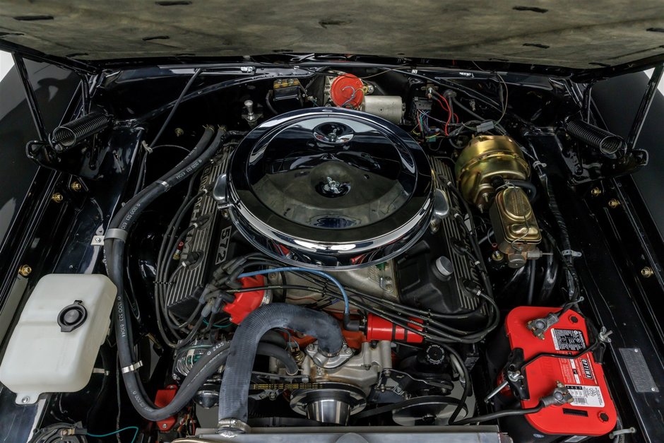 Dodge Charger cu motor de 9.4 litri