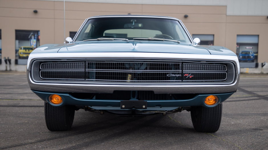 Dodge Charger Hemi R/T in B3 Light Blue Metallic