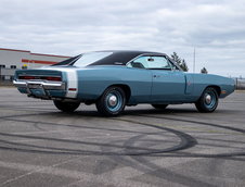 Dodge Charger Hemi R/T in B3 Light Blue Metallic