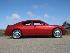 Dodge Charger R/T cu jante Panther