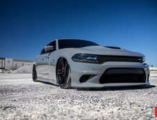 Dodge Charger SRT Hellcat cu jante Vossen