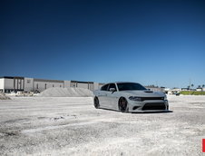 Dodge Charger SRT Hellcat cu jante Vossen