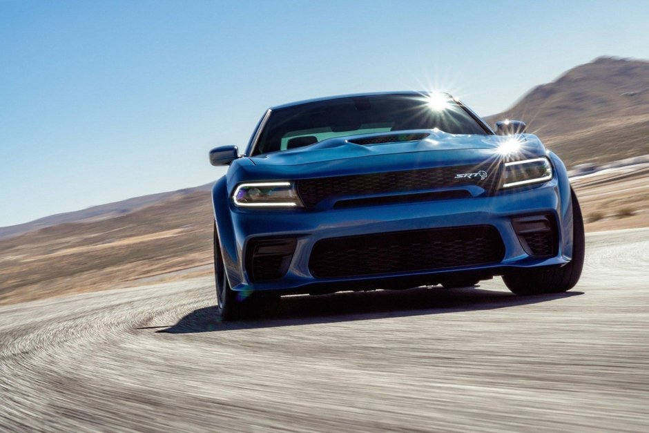 Dodge Charger SRT Hellcat Widebody si Charger Scat Pack