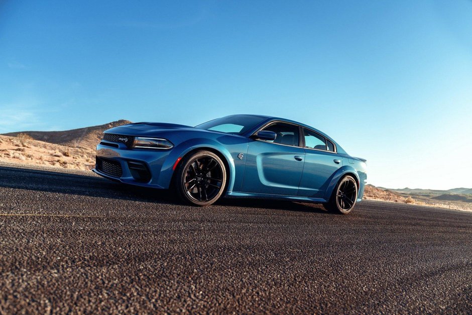 Dodge Charger SRT Hellcat Widebody si Charger Scat Pack