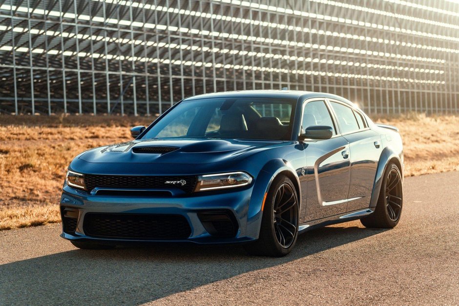 Dodge Charger SRT Hellcat Widebody si Charger Scat Pack