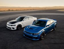 Dodge Charger SRT Hellcat Widebody si Charger Scat Pack